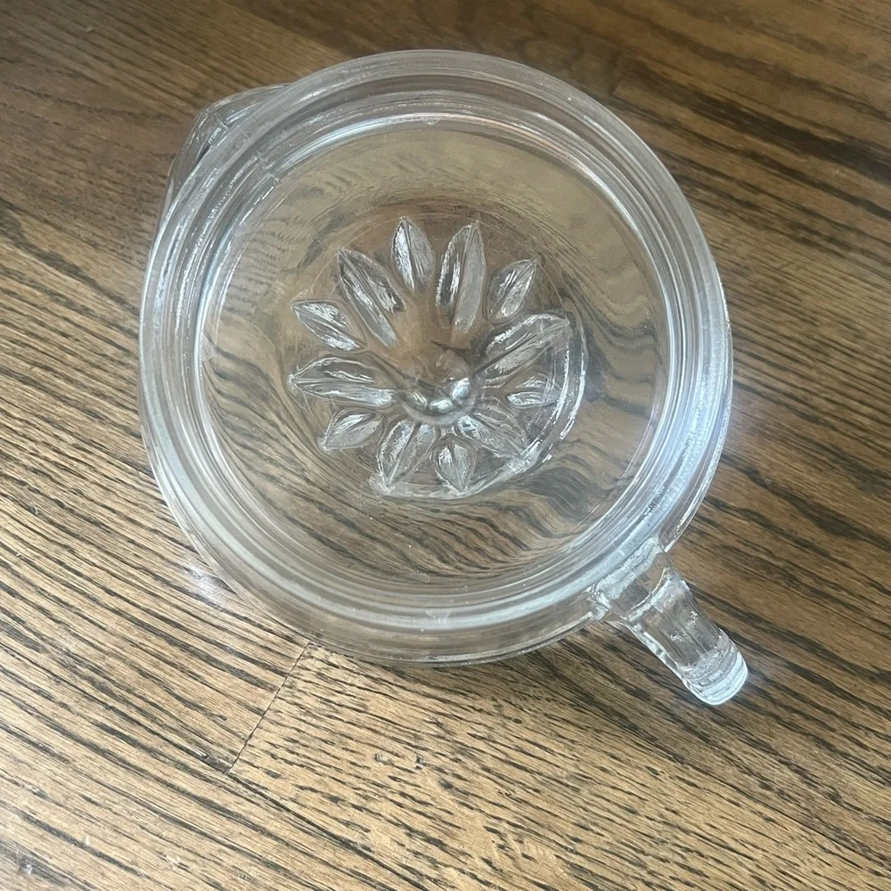 Anchor Hocking Clear Glass Citrus Juicer with Handle
